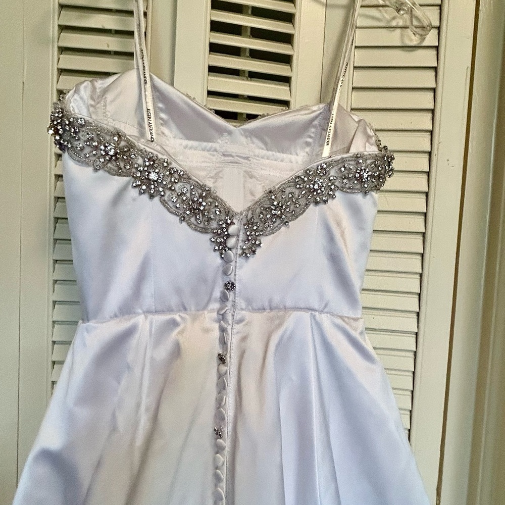 Elegant White Strapless Gown by Justin Alexander - Picture 6 of 9